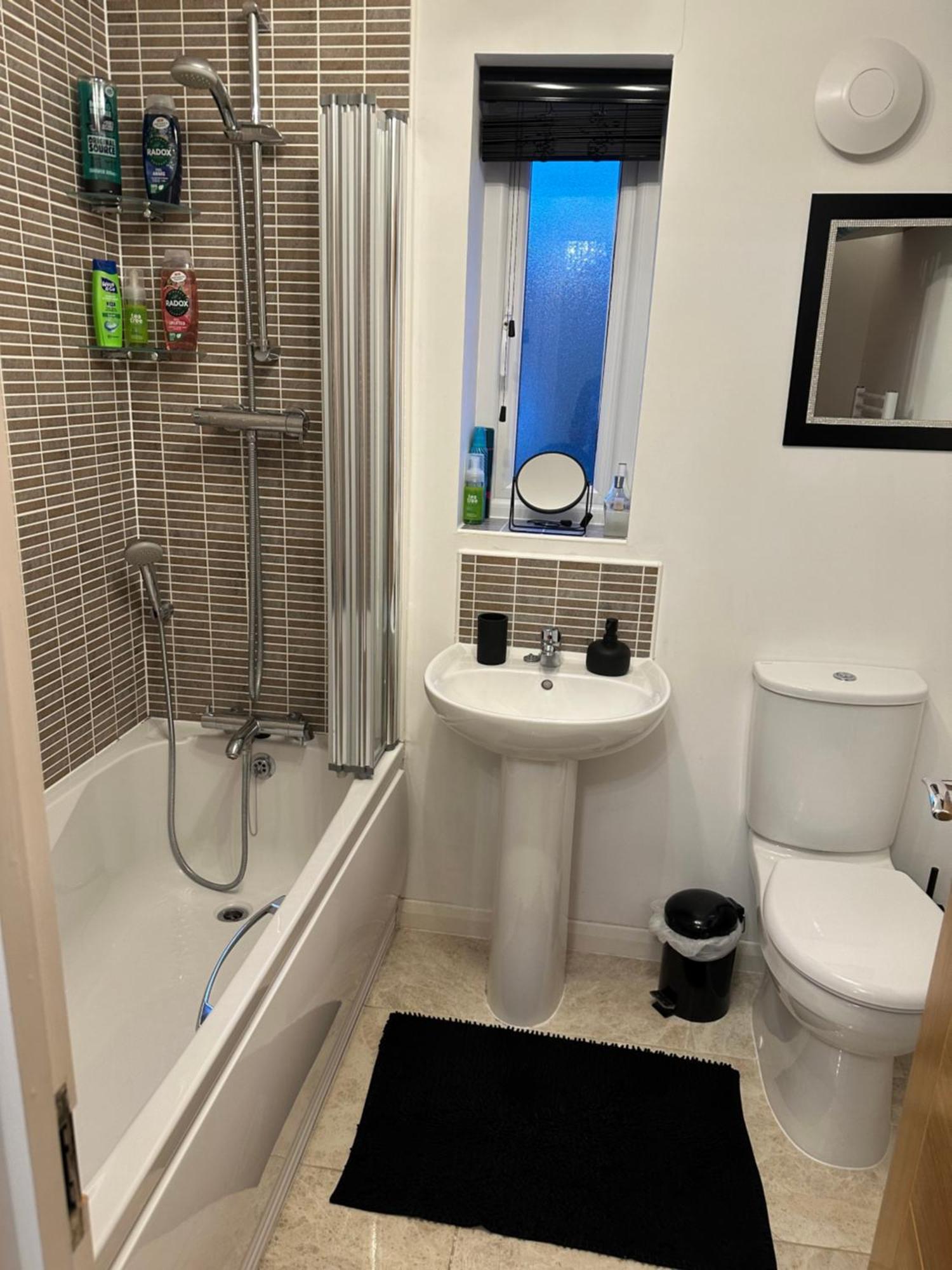Cosy Double Bedroom In Newcastle Upon Tyne - Access To Shared Kitchen, Shared Lounge And Shared Conservatory Areas Inc Sky Tv And Netflix Eksteriør billede